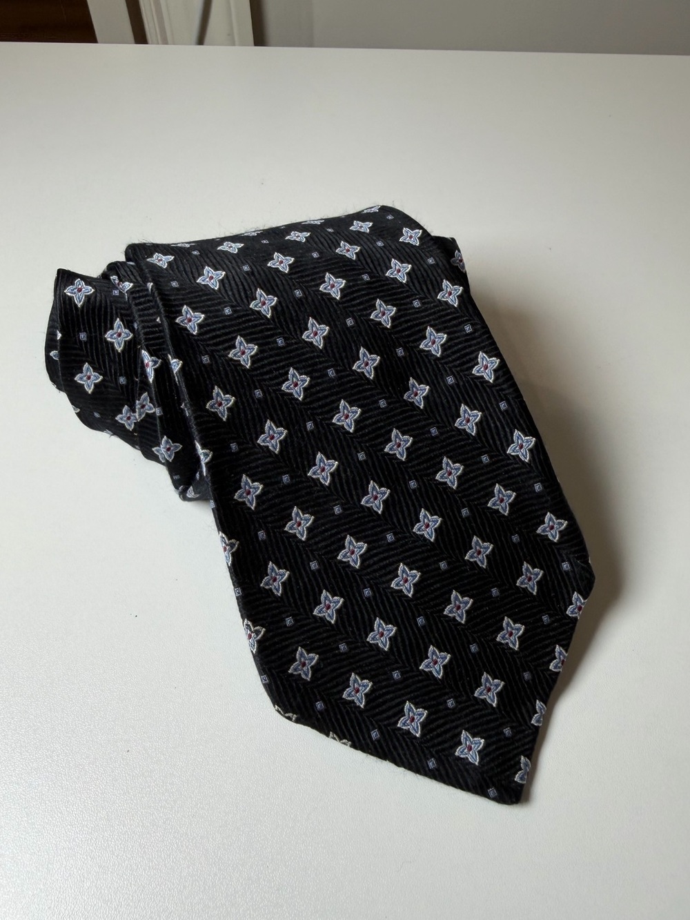 Classic Robert Talbott Best of Class Black Geometric Patterned Men's Tie